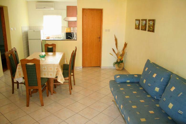 Apartments Mirjana - ستارا نوفالجا المظهر الخارجي الصورة
